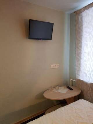 Мини-отель Аврора Иркутск Двухместный номер с 1 кроватью и общей ванной комнатой-2
